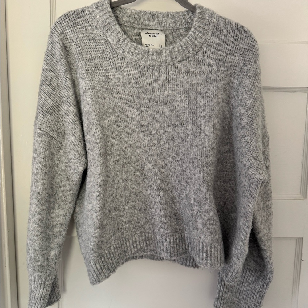 Abercrombie & Fitch Heather Gray Crew Neck Sweater